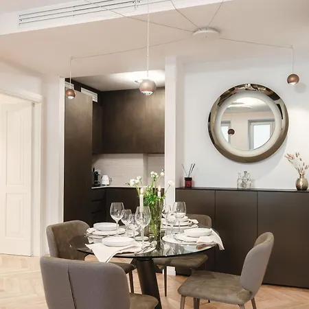 Stella - By Myhomeincomo Apartmán *