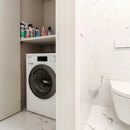 Stella - By Myhomeincomo 아파트